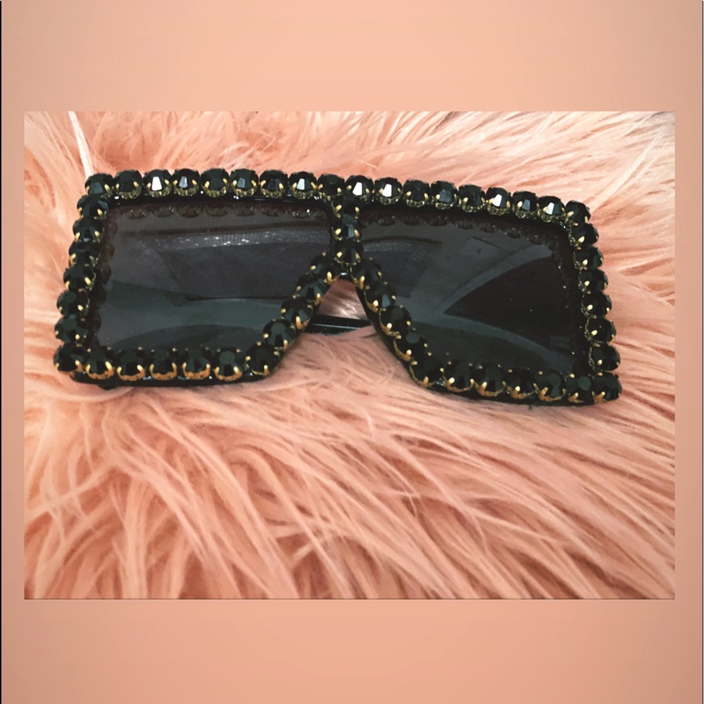 BLACKOUT SUNGLASSES
